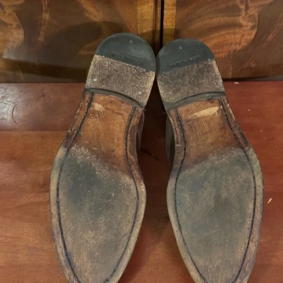 Louis Vuitton Brown Leather Suede Patchwork Wingtip Shoes display picture 2